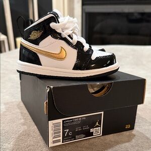 Nike Toddler Black White Gold High-Top Sneaker Size 7